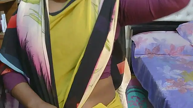 Snapshot of esita_1212 chatting on 01-12-26, 03:01 esita 1212 online show from 01-12-26, 03:01