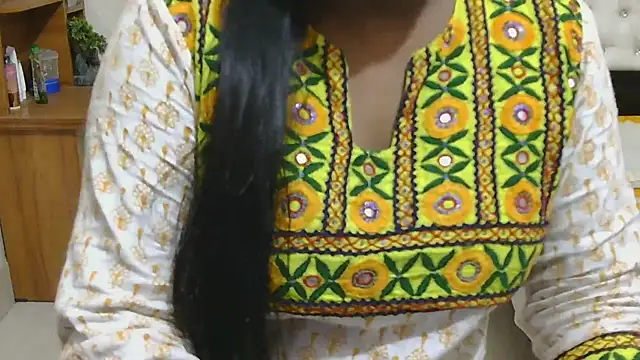 Snapshot of esita_1212 chatting on 02-13-26, 02:07 esita 1212 online show from 02-13-26, 02:07