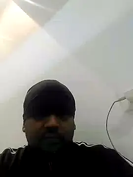 Snapshot of Dick_6inches chatting on 02-05-25, 02:37 Dick 6inches online show from 02-05-25, 02:37
