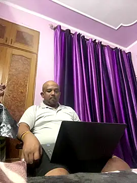 Snapshot of Dick_6inches chatting on 10-12-25, 03:33 Dick 6inches online show from 10-12-25, 03:33