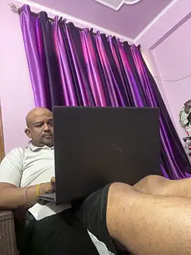 Snapshot of Dick_6inches chatting on 10-14-25, 01:39 Dick 6inches online show from 10-14-25, 01:39
