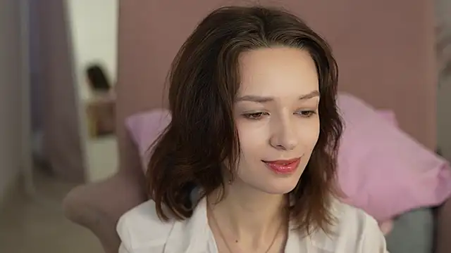 Snapshot of VivianLy_ chatting on 01-19-25, 07:36 VivianLy  online show from 01-19-25, 07:36