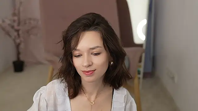 Snapshot of VivianLy_ chatting on 01-26-25, 08:03 VivianLy  online show from 01-26-25, 08:03