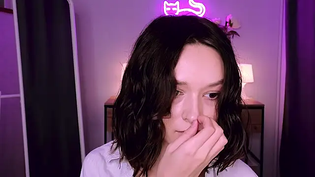 Snapshot of VivianLy_ chatting on 02-02-25, 12:35 VivianLy  online show from 02-02-25, 12:35