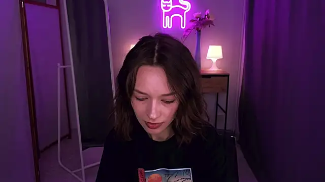 Snapshot of VivianLy_ chatting on 02-14-25, 09:56 VivianLy  online show from 02-14-25, 09:56