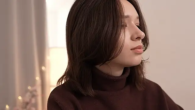 Snapshot of VivianLy_ chatting on 02-21-25, 11:01 VivianLy  online show from 02-21-25, 11:01