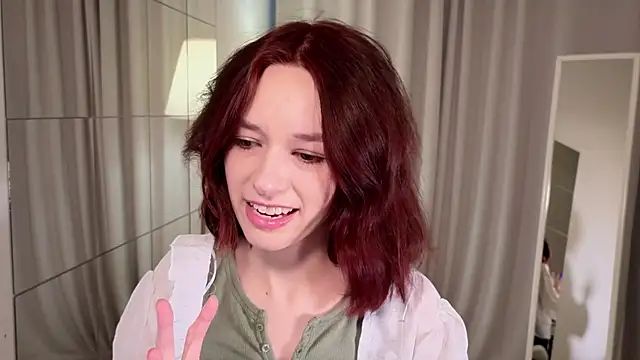 Snapshot of VivianLy_ chatting on 03-12-25, 07:57 VivianLy  online show from 03-12-25, 07:57