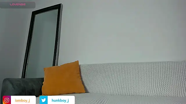 Snapshot of FitnessMaleModel chatting on 11-21-25, 06:34 FitnessMaleModel online show from 11-21-25, 06:34