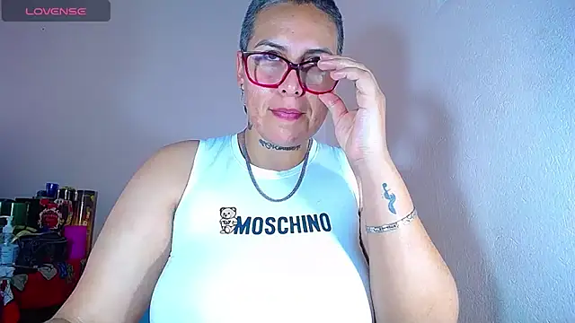 Snapshot of Yessi_rousse chatting on 12-26-24, 04:14 Yessi rousse online show from 12-26-24, 04:14