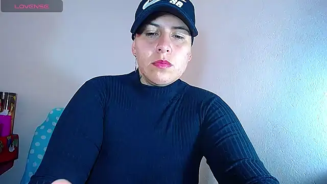 Snapshot of Yessi_rousse chatting on 12-28-24, 03:26 Yessi rousse online show from 12-28-24, 03:26