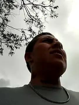 Snapshot of Yessi_rousse chatting on 02-19-25, 05:38 Yessi rousse online show from 02-19-25, 05:38