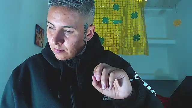 Snapshot of Yessi_rousse chatting on 03-18-25, 03:53 Yessi rousse online show from 03-18-25, 03:53