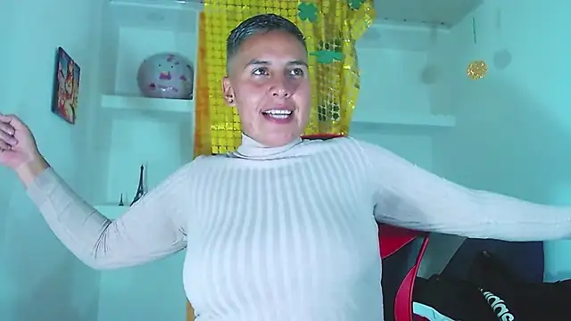 Snapshot of Yessi_rousse chatting on 03-18-25, 08:15 Yessi rousse online show from 03-18-25, 08:15