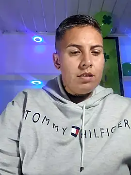 Snapshot of Yessi_rousse chatting on 03-19-25, 05:28 Yessi rousse online show from 03-19-25, 05:28