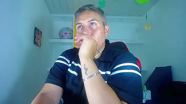 Snapshot of Yessi_rousse chatting on 03-20-25, 10:54 Yessi rousse online show from 03-20-25, 10:54