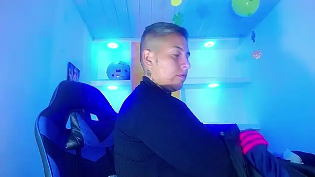 Snapshot of Yessi_rousse chatting on 03-22-25, 10:06 Yessi rousse online show from 03-22-25, 10:06