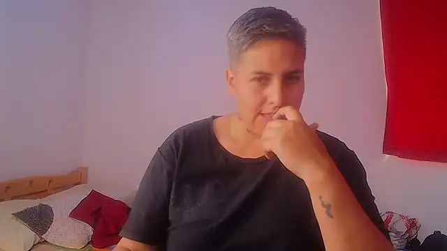 Snapshot of Yessi_rousse chatting on 10-06-25, 08:06 Yessi rousse online show from 10-06-25, 08:06