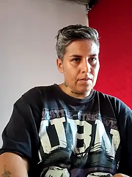 Snapshot of Yessi_rousse chatting on 10-15-25, 05:57 Yessi rousse online show from 10-15-25, 05:57