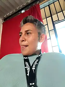 Snapshot of Yessi_rousse chatting on 10-20-25, 06:41 Yessi rousse online show from 10-20-25, 06:41