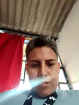 Snapshot of Yessi_rousse chatting on 10-21-25, 07:25 Yessi rousse online show from 10-21-25, 07:25