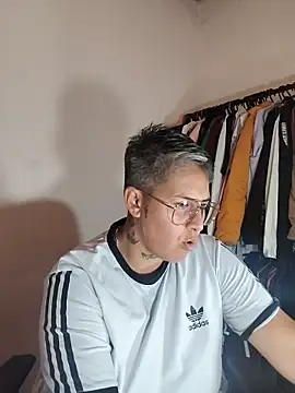 Snapshot of Yessi_rousse chatting on 11-03-25, 11:26 Yessi rousse online show from 11-03-25, 11:26