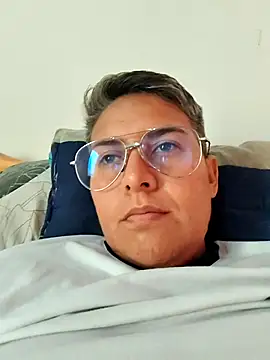 Snapshot of Yessi_rousse chatting on 11-04-25, 01:21 Yessi rousse online show from 11-04-25, 01:21