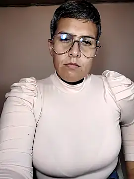 Snapshot of Yessi_rousse chatting on 01-14-26, 09:52 Yessi rousse online show from 01-14-26, 09:52