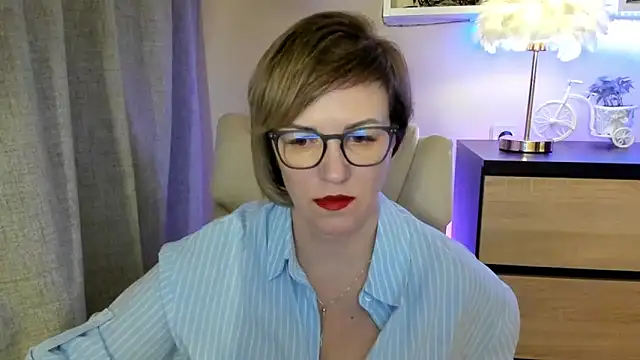 feliziaDesire online show from 10-28-25, 02:09