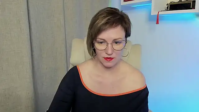 Snapshot of feliziaDesire chatting on 05-06-26, 12:21 feliziaDesire online show from 05-06-26, 12:21