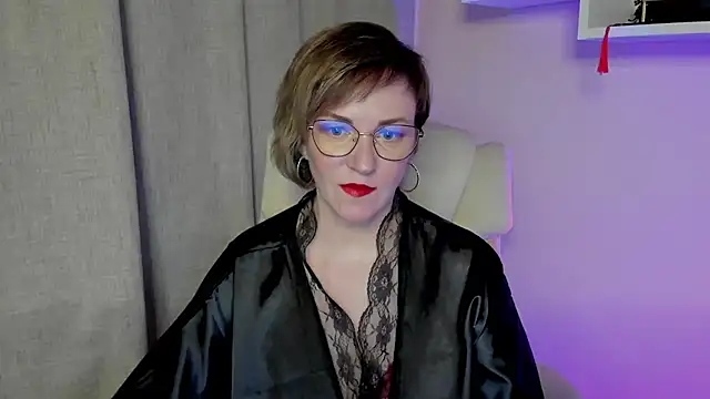 Snapshot of feliziaDesire chatting on 05-11-26, 11:05 feliziaDesire online show from 05-11-26, 11:05