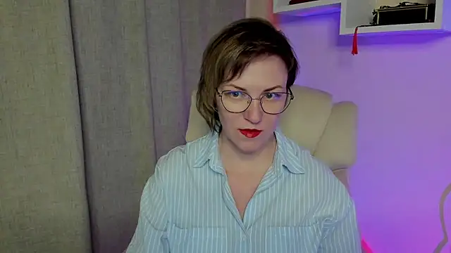 Snapshot of feliziaDesire chatting on 05-13-26, 02:03 feliziaDesire online show from 05-13-26, 02:03