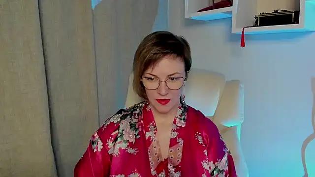 Snapshot of feliziaDesire chatting on 05-16-26, 07:05 feliziaDesire online show from 05-16-26, 07:05