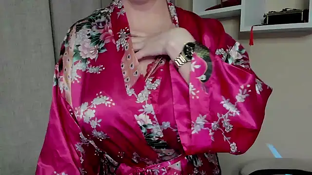 Snapshot of feliziaDesire chatting on 05-16-26, 10:47 feliziaDesire online show from 05-16-26, 10:47