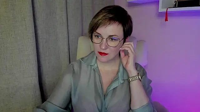 Snapshot of feliziaDesire chatting on 05-23-26, 06:29 feliziaDesire online show from 05-23-26, 06:29