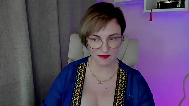 Snapshot of feliziaDesire chatting on 06-01-26, 11:23 feliziaDesire online show from 06-01-26, 11:23