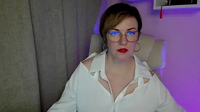 Snapshot of feliziaDesire chatting on 06-07-26, 06:06 feliziaDesire online show from 06-07-26, 06:06