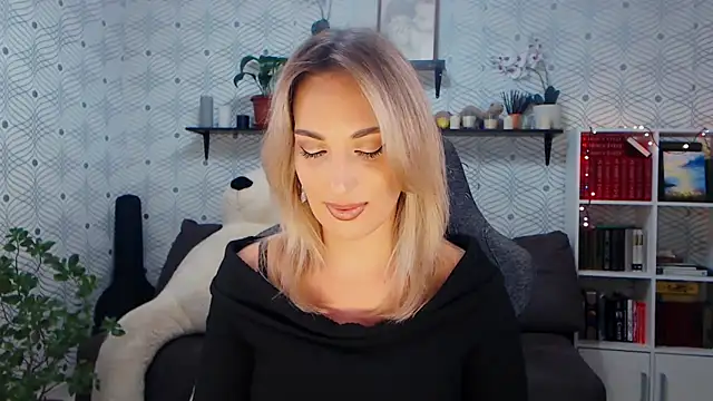 MillaXQueen online show from 05-10-26, 01:16