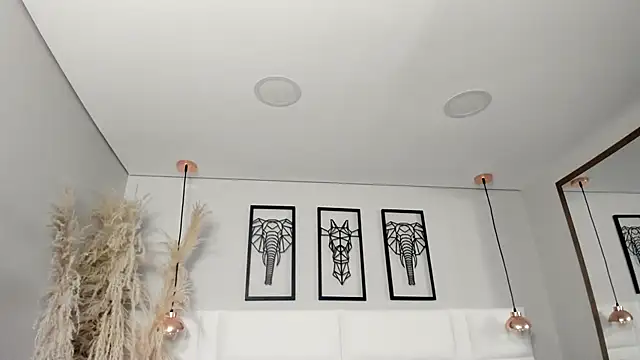 Rebeca jones online show from 09-17-25, 12:18