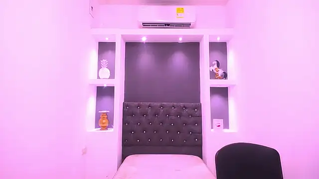 Snapshot of BeautyEyesxo chatting on 03-21-25, 08:08 BeautyEyesxo online show from 03-21-25, 08:08