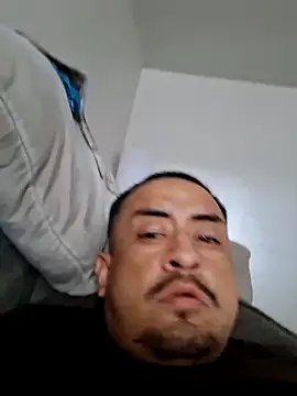 Snapshot of hungpenis210 chatting on 10-23-25, 04:39 hungpenis210 online show from 10-23-25, 04:39