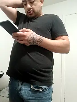 Snapshot of hungpenis210 chatting on 03-01-26, 04:20 hungpenis210 online show from 03-01-26, 04:20