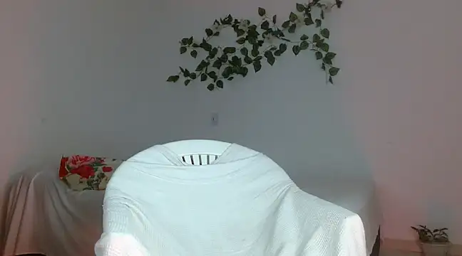 Snapshot of Nayade chatting on 02-16-25, 01:36 Nayade online show from 02-16-25, 01:36