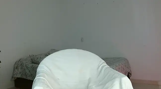 Snapshot of Nayade chatting on 03-06-25, 06:16 Nayade online show from 03-06-25, 06:16