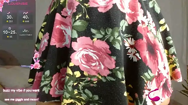 Snapshot of Nayade chatting on 09-21-25, 11:39 Nayade online show from 09-21-25, 11:39