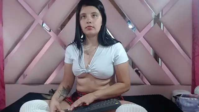 Snapshot of nathaly_low1 chatting on 02-19-25, 08:55 nathaly low1 online show from 02-19-25, 08:55