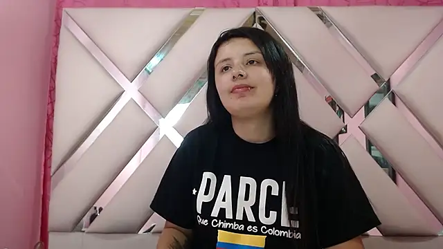 Snapshot of nathaly_low1 chatting on 09-30-25, 03:22 nathaly low1 online show from 09-30-25, 03:22