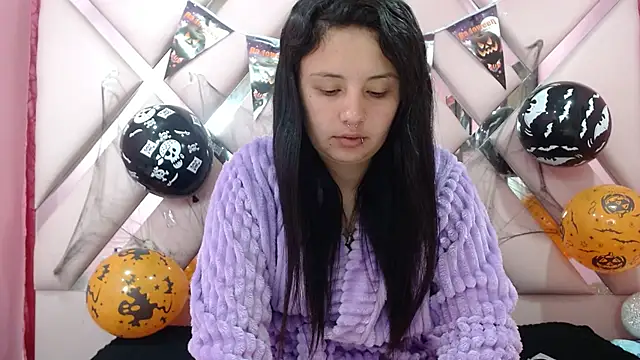 Snapshot of nathaly_low1 chatting on 10-16-25, 03:07 nathaly low1 online show from 10-16-25, 03:07