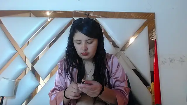 nathaly low1 online show from 05-12-26, 01:19