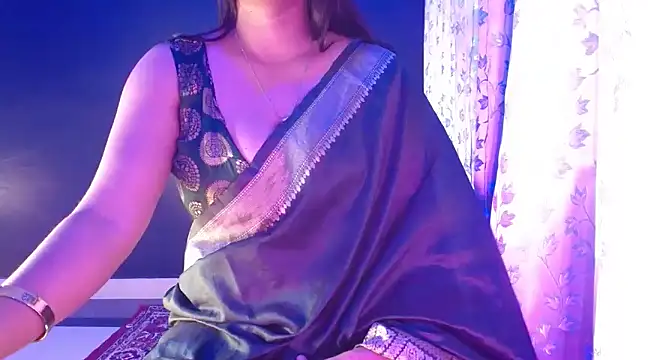 Snapshot of janifer001 chatting on 12-08-24, 04:04 janifer001 online show from 12-08-24, 04:04