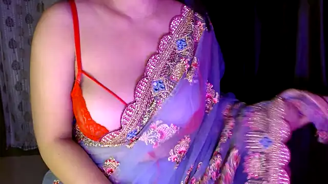 Snapshot of janifer001 chatting on 11-23-25, 09:25 janifer001 online show from 11-23-25, 09:25